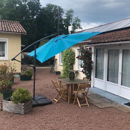 Charmante Maisonnette 2 Personnes Avec Wifi Surgeres Exterior photo