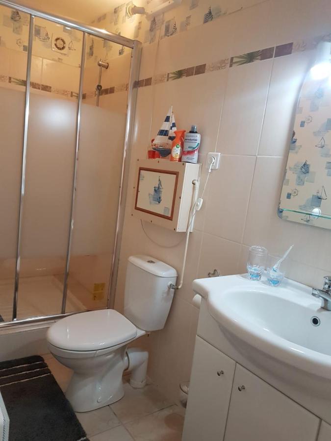 Charmante Maisonnette 2 Personnes Avec Wifi Surgeres Exterior photo