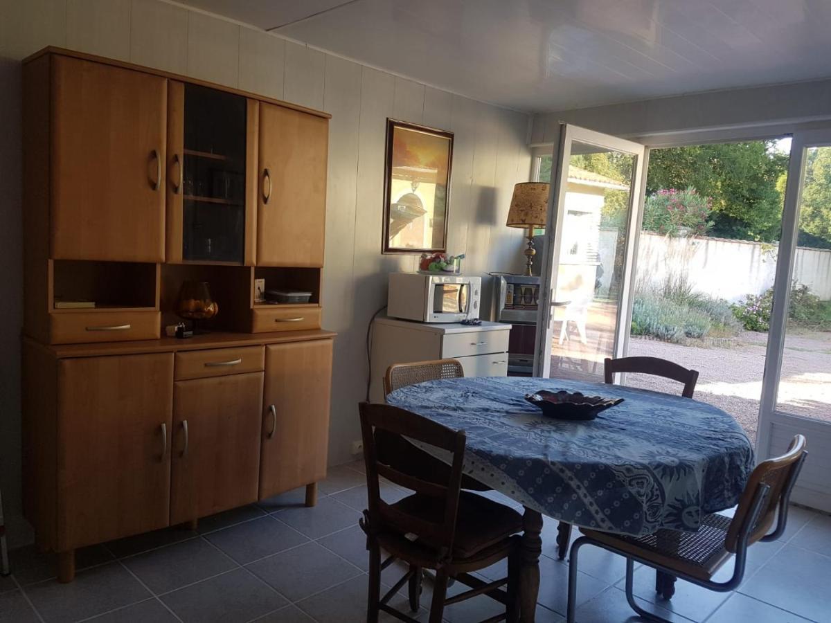 Charmante Maisonnette 2 Personnes Avec Wifi Surgeres Exterior photo