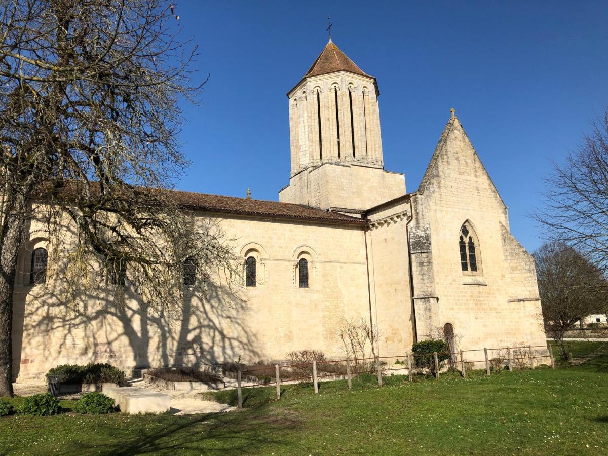 Charmante Maisonnette 2 Personnes Avec Wifi Surgeres Exterior photo